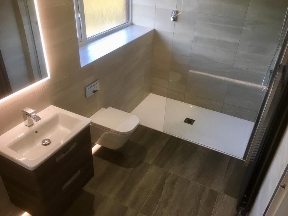 Shower room with walk-in tray and LED mirror